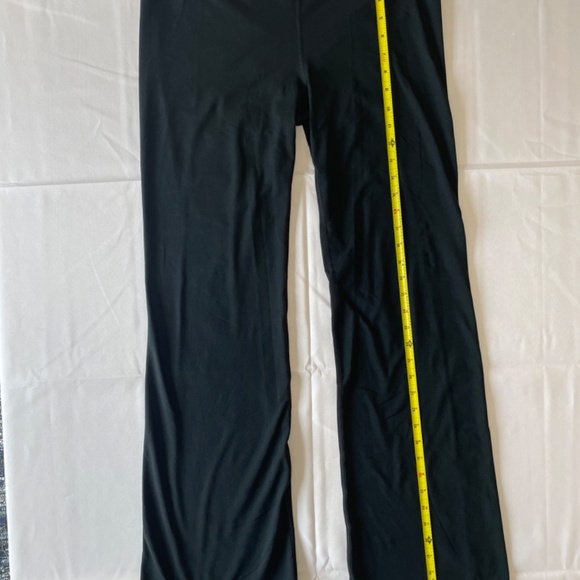 Under Armour Women’s Leggings — LG / AllSeason Gear / Active Training / Black - Picture 2 of 6